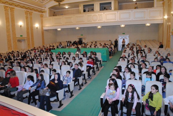 Sumqayıtda “Milli Teatr Günü” qeyd olunub - FOTOLAR Sumqayıtda “Milli Teatr Günü” qeyd olunub - FOTOLAR