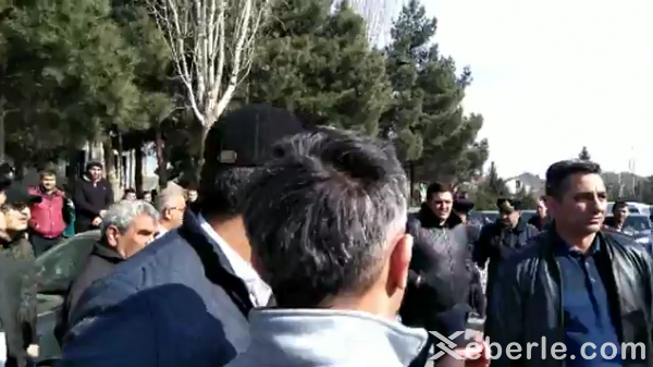 Sumqayıtda taksi sürücülərindən "Maxim"ə etiraz -FOTO Sumqayıtda taksi sürücülərindən "Maxim"ə etiraz -FOTO