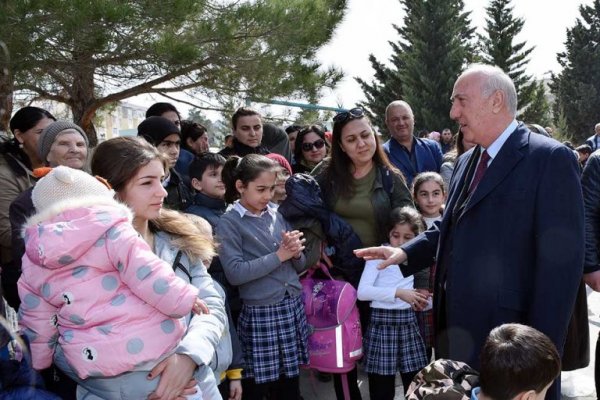 Zakir Fərəcov 4 saylı məktəbdə oldu - FOTOLAR