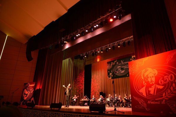 Sumqayıtda bayram konserti keçirildi - FOTOLAR Sumqayıtda bayram konserti keçirildi - FOTOLAR