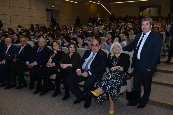 Sumqayıtda bayram konserti keçirildi - FOTOLAR Sumqayıtda bayram konserti keçirildi - FOTOLAR