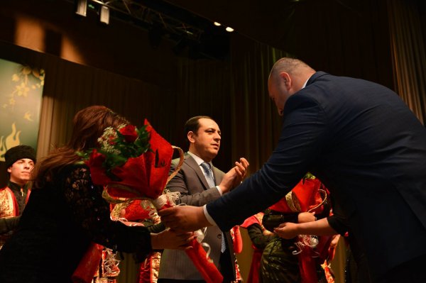 Sumqayıtda bayram konserti keçirildi - FOTOLAR Sumqayıtda bayram konserti keçirildi - FOTOLAR