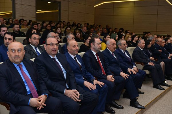 Sumqayıtda bayram konserti keçirildi - FOTOLAR Sumqayıtda bayram konserti keçirildi - FOTOLAR