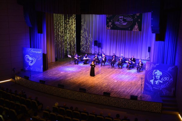 Sumqayıtda bayram konserti keçirildi - FOTOLAR Sumqayıtda bayram konserti keçirildi - FOTOLAR
