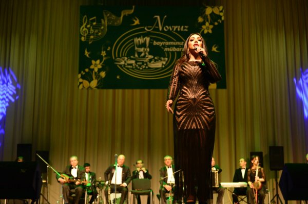 Sumqayıtda bayram konserti keçirildi - FOTOLAR Sumqayıtda bayram konserti keçirildi - FOTOLAR