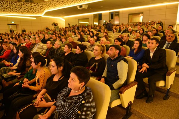 Sumqayıtda bayram konserti keçirildi - FOTOLAR Sumqayıtda bayram konserti keçirildi - FOTOLAR