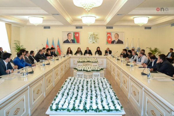 AQTA Sumqayıtda ticarət şəbəkələrinin rəhbərləri ilə maarifləndirici görüş keçirib  - FOTO