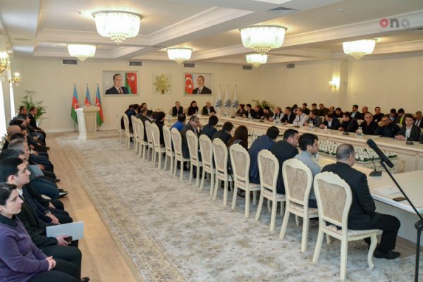 AQTA Sumqayıtda ticarət şəbəkələrinin rəhbərləri ilə maarifləndirici görüş keçirib  - FOTO