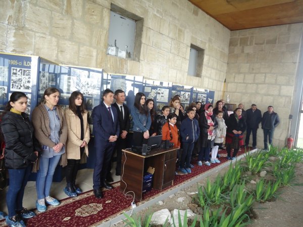 Xızıda Cəfər Cabbarlının abidəsi önündə tədbir keçirilib - FOTOLAR Xızıda Cəfər Cabbarlının abidəsi önündə tədbir keçirilib - FOTOLAR