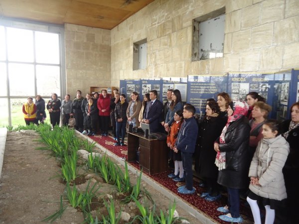 Xızıda Cəfər Cabbarlının abidəsi önündə tədbir keçirilib - FOTOLAR Xızıda Cəfər Cabbarlının abidəsi önündə tədbir keçirilib - FOTOLAR