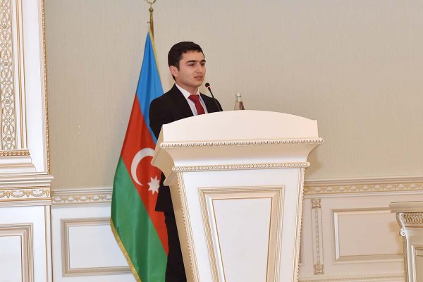 Zakir Fərəcov Sumqayıt gənclərini “açıq mikrofon”da dinlədi, suallarını cavablandırdı - FOTOLAR Zakir Fərəcov Sumqayıt gənclərini “açıq mikrofon”da dinlədi, suallarını cavablandırdı - FOTOLAR