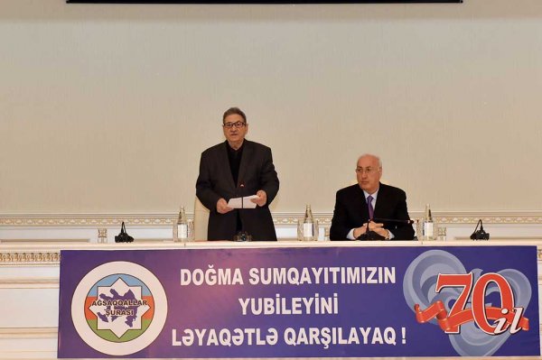 Zakir Fərəcov Sumqayıt gənclərini “açıq mikrofon”da dinlədi, suallarını cavablandırdı - FOTOLAR Zakir Fərəcov Sumqayıt gənclərini “açıq mikrofon”da dinlədi, suallarını cavablandırdı - FOTOLAR