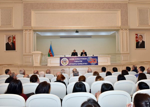 Zakir Fərəcov Sumqayıt gənclərini “açıq mikrofon”da dinlədi, suallarını cavablandırdı - FOTOLAR Zakir Fərəcov Sumqayıt gənclərini “açıq mikrofon”da dinlədi, suallarını cavablandırdı - FOTOLAR