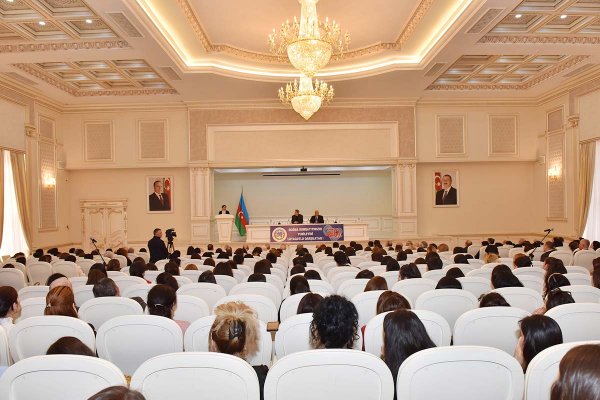 Zakir Fərəcov Sumqayıt gənclərini “açıq mikrofon”da dinlədi, suallarını cavablandırdı - FOTOLAR Zakir Fərəcov Sumqayıt gənclərini “açıq mikrofon”da dinlədi, suallarını cavablandırdı - FOTOLAR