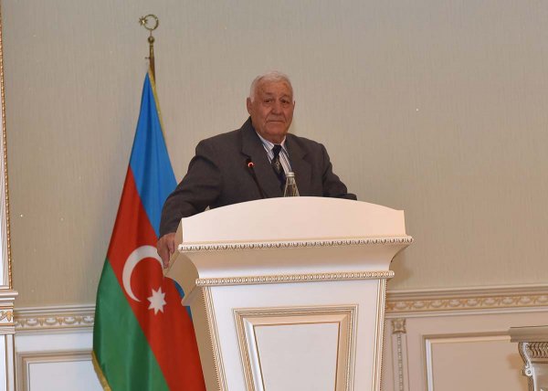 Zakir Fərəcov Sumqayıt gənclərini “açıq mikrofon”da dinlədi, suallarını cavablandırdı - FOTOLAR Zakir Fərəcov Sumqayıt gənclərini “açıq mikrofon”da dinlədi, suallarını cavablandırdı - FOTOLAR