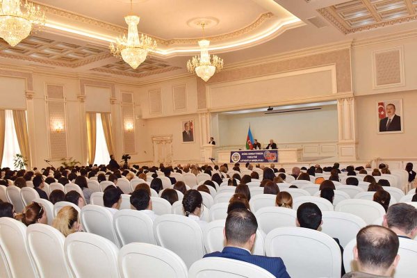 Zakir Fərəcov Sumqayıt gənclərini “açıq mikrofon”da dinlədi, suallarını cavablandırdı - FOTOLAR Zakir Fərəcov Sumqayıt gənclərini “açıq mikrofon”da dinlədi, suallarını cavablandırdı - FOTOLAR