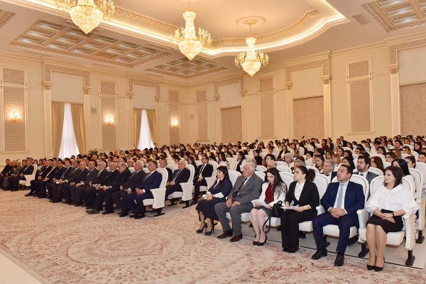 Zakir Fərəcov Sumqayıt gənclərini “açıq mikrofon”da dinlədi, suallarını cavablandırdı - FOTOLAR Zakir Fərəcov Sumqayıt gənclərini “açıq mikrofon”da dinlədi, suallarını cavablandırdı - FOTOLAR