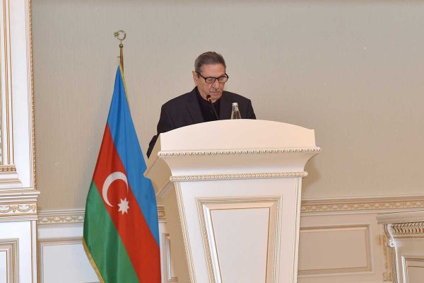 Zakir Fərəcov Sumqayıt gənclərini “açıq mikrofon”da dinlədi, suallarını cavablandırdı - FOTOLAR Zakir Fərəcov Sumqayıt gənclərini “açıq mikrofon”da dinlədi, suallarını cavablandırdı - FOTOLAR