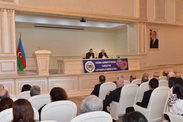 Zakir Fərəcov Sumqayıt gənclərini “açıq mikrofon”da dinlədi, suallarını cavablandırdı - FOTOLAR Zakir Fərəcov Sumqayıt gənclərini “açıq mikrofon”da dinlədi, suallarını cavablandırdı - FOTOLAR