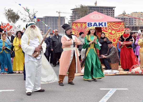 Sumqayıt bulvarında möhtəşəm Novruz şənliyi - FOTOLAR