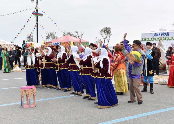 Sumqayıt bulvarında möhtəşəm Novruz şənliyi - FOTOLAR