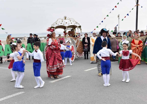 Sumqayıt bulvarında möhtəşəm Novruz şənliyi - FOTOLAR