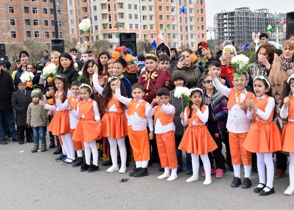 Sumqayıt bulvarında möhtəşəm Novruz şənliyi - FOTOLAR