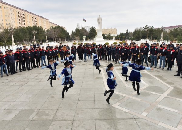 Sumqayıtlı məktəblilərin növbəti tur-aksiyası -FOTOLAR