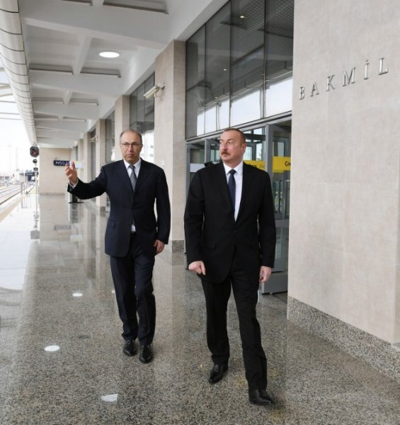 İlham Əliyev “Bakmil” stansiyasında - FOTOLAR