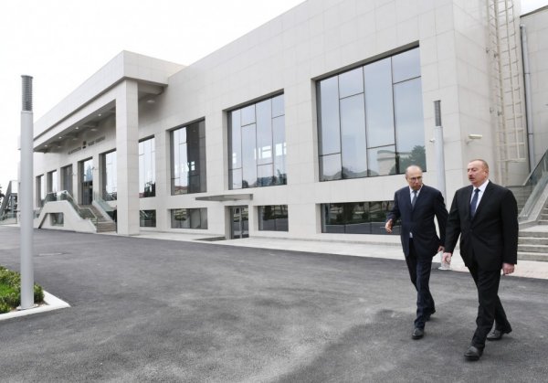 İlham Əliyev “Bakmil” stansiyasında - FOTOLAR