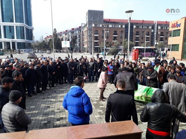 Rejissor Rövşən Almuradlı dəfn edilib-FOTOLAR