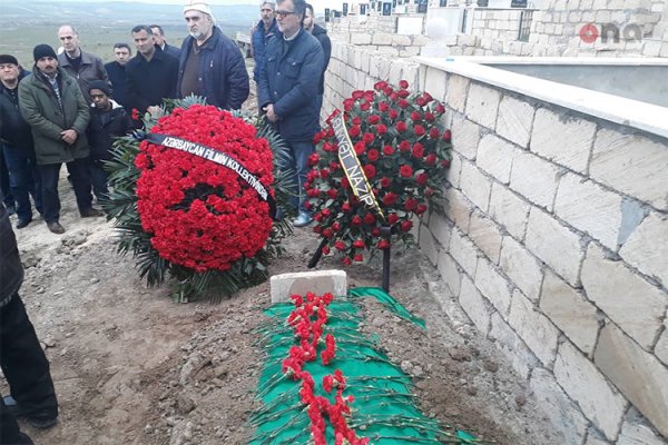 Rejissor Rövşən Almuradlı dəfn edilib-FOTOLAR