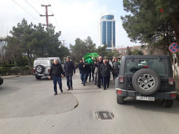 Rejissor Rövşən Almuradlı dəfn edilib-FOTOLAR