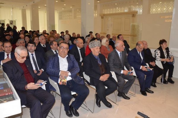 Sumqayıtda Namiq Mənanın şeirlər kitabı təqdim olunub