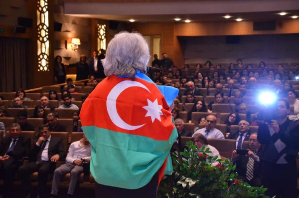 “Mən səninləyəm, Ana Vətən” bədii-sənədli filmin təqdimi olub - FOTOLAR “Mən səninləyəm, Ana Vətən” bədii-sənədli filmin təqdimi olub - FOTOLAR