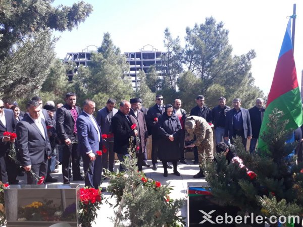 Sumqayıtda aprel şəhidi Murad Məmmədovun xatirəsi anılıb - FOTOLAR Sumqayıtda aprel şəhidi Murad Məmmədovun xatirəsi anılıb - FOTOLAR