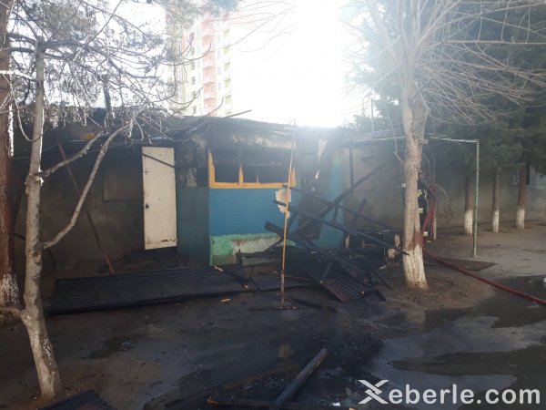 Sumqayıtda köşk yandı - FOTOLAR