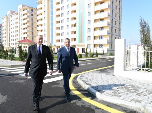 İlham Əliyev yeni yaşayış kompleksinin açılışında - FOTOLAR İlham Əliyev yeni yaşayış kompleksinin açılışında - FOTOLAR
