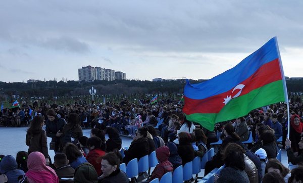 10 milyonuncu sakinə görə Sumqayıt bulvarında konsert oldu – FOTO