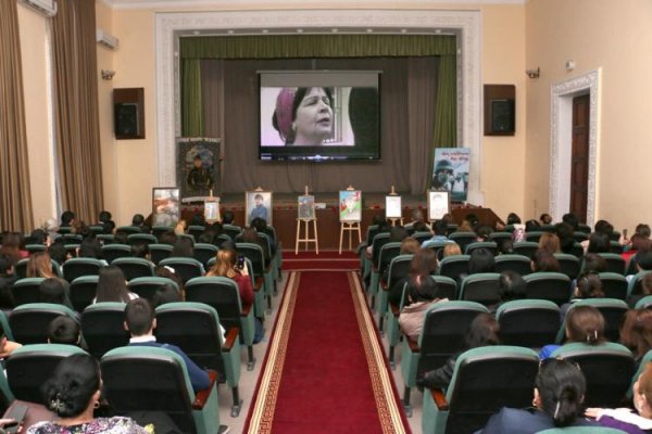 Sumqayıtda aprel şəhidinin xatirəsi anılıb-FOTOLAR