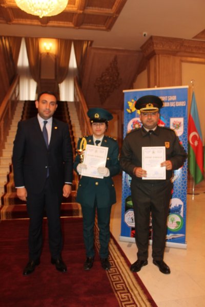 Sumqayıtda ictimai fəal gənclərin Bayraq Muzeyinə ekskursiyası təşkil olunub - FOTOLAR