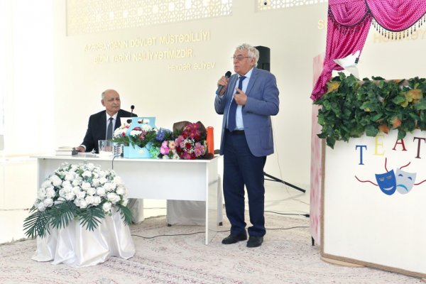 Sumqayıtda şair Zahid Xəlillə görüş keçirilib -FOTO