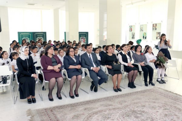 Sumqayıtda şair Zahid Xəlillə görüş keçirilib -FOTO