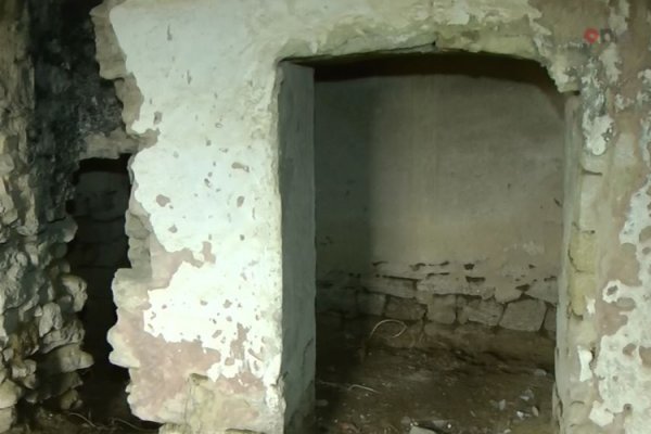 Coratda iki tarixi hamam baxımsız vəziyyətdədir - VİDEOREPORTAJ