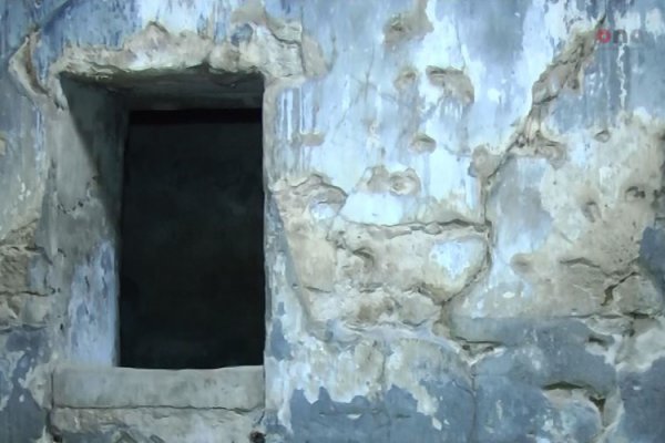 Coratda iki tarixi hamam baxımsız vəziyyətdədir - VİDEOREPORTAJ