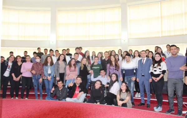 Sumqayıtda "Fiziki məhdudiyyətli gənclərin cəmiyyətə adaptasiyası" mövzusunda görüş keçirilib - FOTO