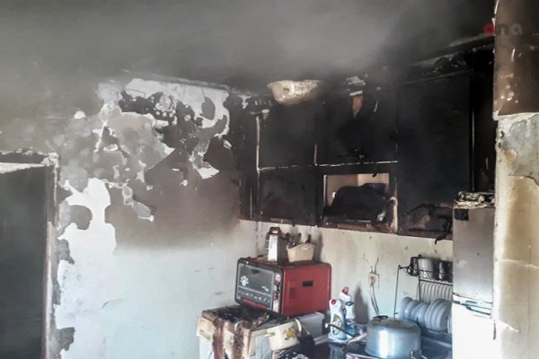 Sumqayıtda ev yanıb - FOTO