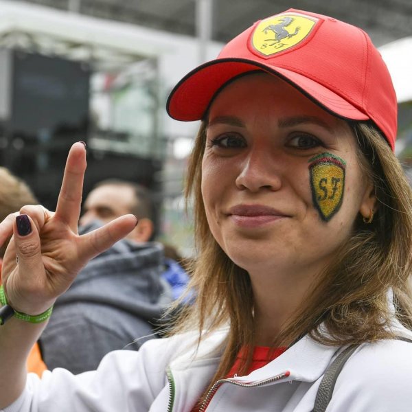Azərbaycana gələn “Formula-1” gözəlləri – FOTO