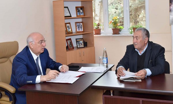 Zakir Fərəcov sakinlərilə görüşdü, problemlərini dinlədi - FOTO