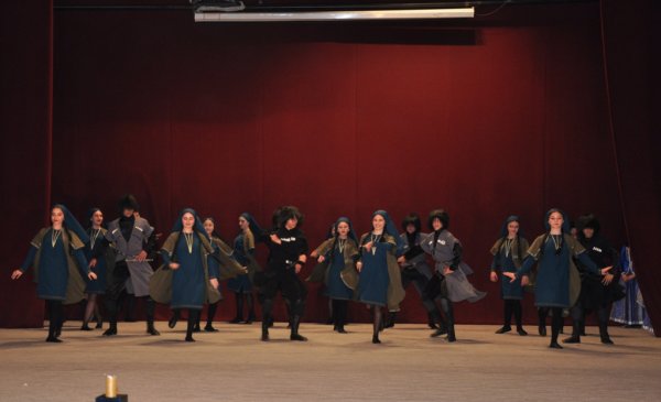 Abşeronda “Alovlu Qafqaz” III Uşaq–Gənclərin Folklor Rəqs və Yaradıcılıq Festivalı keçirilib Abşeronda “Alovlu Qafqaz” III Uşaq–Gənclərin Folklor Rəqs və Yaradıcılıq Festivalı keçirilib